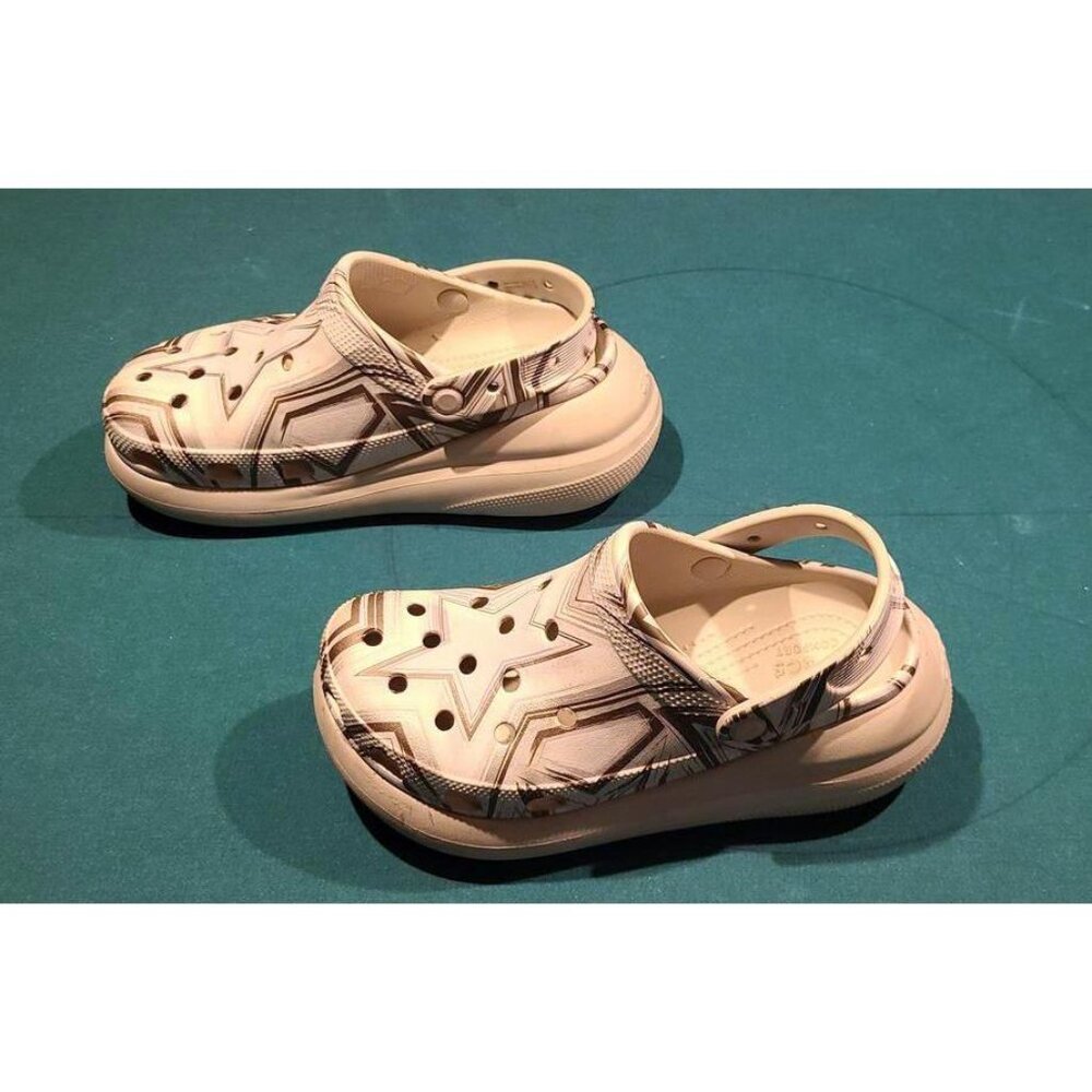 Crocs with extra thick soles Men's size 6